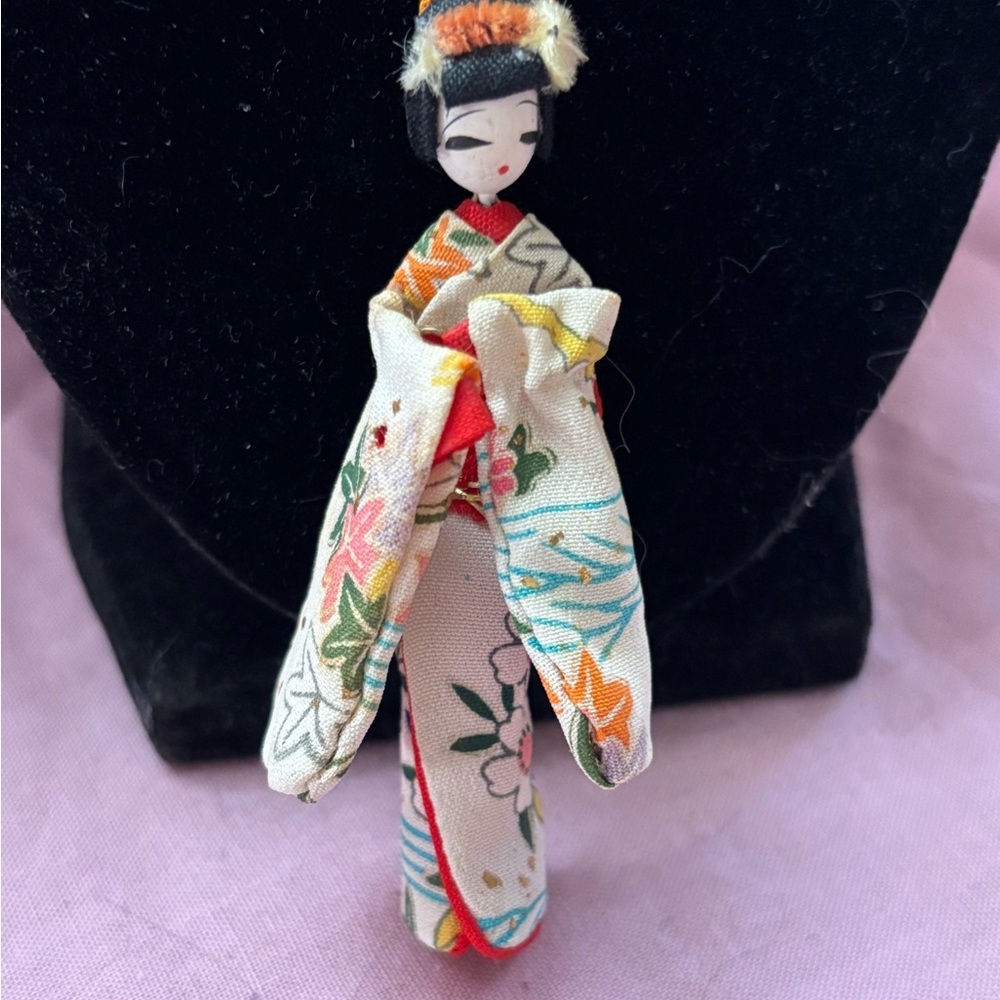 Vin Handcrafted mini 3 1/2” Maiko Doll handcrafted 1940s